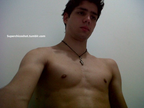 superchicoshot:  Daniel,Un colombiano que esta bien rico de pies a cabezas jajajaa :P disfruten.