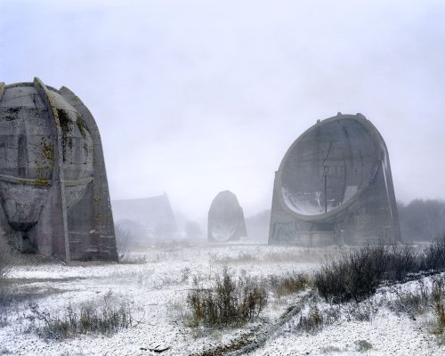 ‘Concrete Mirrors’ Concrete Mirrors deals with the iconography of space conquest during the 60s, bac