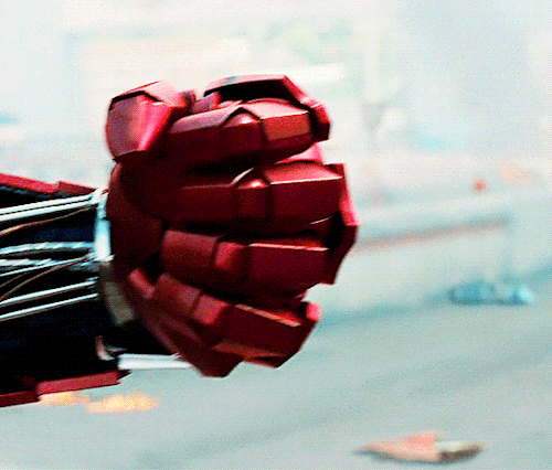 dcbicki:MCU rewatch (in chronological order)► Iron Man 2 (2010), dir. Jon FavreauI’m your nuclear de