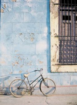 sarahmedreams:  cuba. http://weheartit.com/entry/77021050/via/agas22