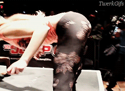 twerkgifs:  some white girls who can actually twerk.