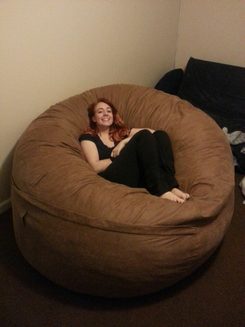 bisexualzuko:  nonomella:  froggybangbang:  nonomella:  My boyfriend doesn’t have furniture in his house just a giant bean bag and a futon A+ life choices  are you really really tiny or is that the most perfect bean bag ever?  I am 5’9” it is a