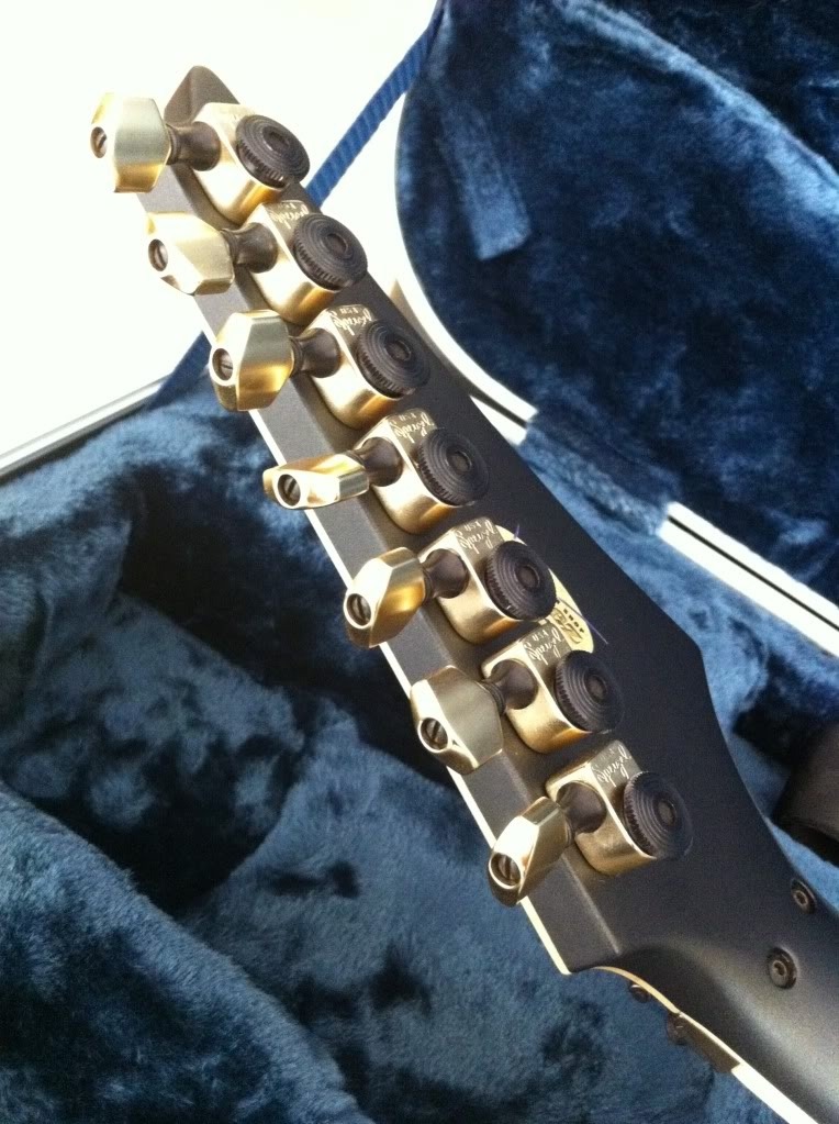 rileywasyes:  Jake Bowen’s Ibanez LACS “Titan” 7 string. I would literally