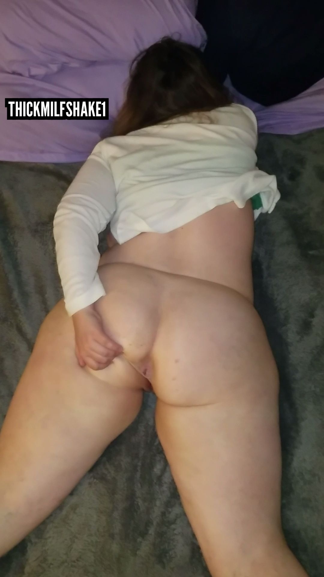thickmilfshake1:  please reblog, like and follow to keep us goingwww.thickmilfshake1.tumblr.com