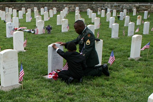 goosedawg:  armsnotsigns:  gunrunnerhell:  “And they who for their country die shall fill an honored grave, for glory lights the soldier’s tomb, and beauty weeps the brave.” - Joseph Rodman Drake  sadly they didnt die for their country, but for