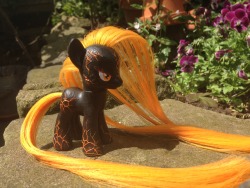 jennybobs:  Magma pony custom she has thermal