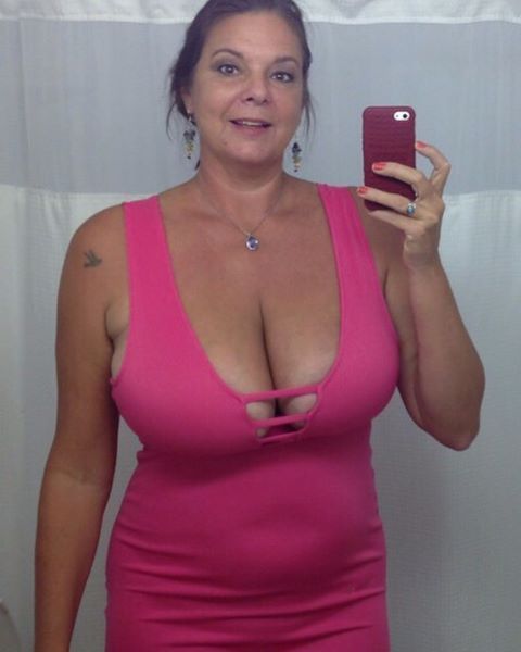 milfogram:  #pink #tight #dress #selfie #milf #mature #cougar  Hell yes