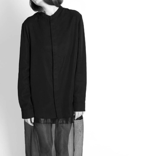 MINIMALIST FEEL #vibejohansson #copenhagen #scandinavian #minimalism #nordicdesign #blackwear #avant