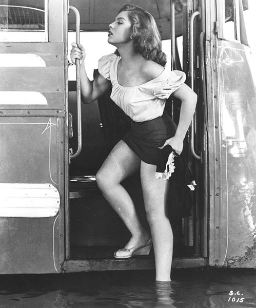 sexonmasstransit:  theroamer:  Lilia Prado in “Subida al Cielo” by Luis Buñuel,