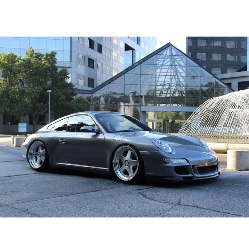 theoffsetwheelblog:  With such a cool #wheel there was no way we couldn’t show a #fitment picture of @astro_b0y’s #porsche #997 with the gorgeous OZ Futura #wheels on it. It is almost hard to believe that a wheel like this was designed and made nearly