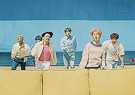 Singin In The Rain (1952) // Boy In Luv (2019)