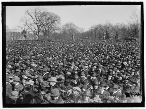 1910-1921. “Crowd at U.S. Capitol, Washington, D.C." Harris & Ewing Collection, Libra