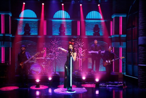 dreamingofmarina:  Marina and the Diamonds performing on Late Night with Seth Meyers // March 25, 2015 