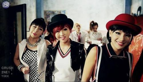 blackjack-gzb: 2ne1 ‘Crush’ P/V Screencaps
