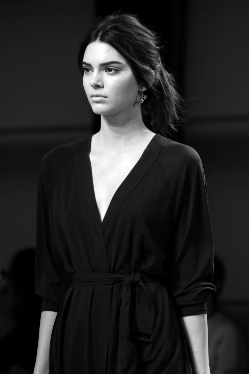 senyahearts:  Bottega Veneta - Spring/Summer 2015 RTW Model: Kendall Jenner