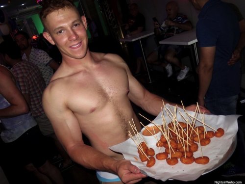 gayweho:  Hot Boys & Fried Food @philliyT https://t.co/ssvR1JodWx https://t.co/UaDf4uhpi0