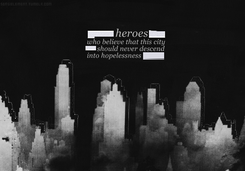 sensiblement: hero (ˈhɪərəʊ  ) noun (plural) -roessomeone distinguished by exceptional courage,