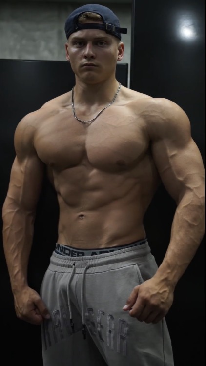 aestheticsupremacy:athleticbrutality:08cjvvmani:Intimidating roided douchebag with that Raw Gear driphasn’t had an individual thought in 18 months and has never been happier  Predatory fuckboy groupthink beats individual thought every time 
