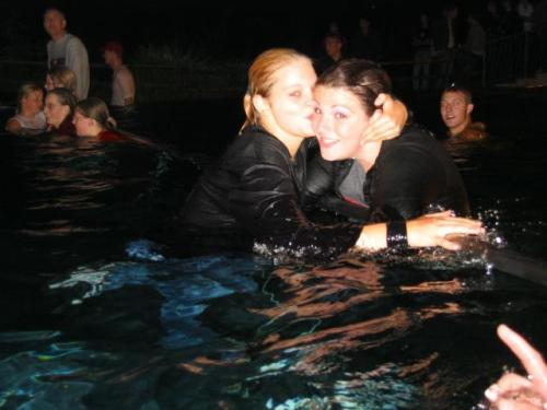 dontbeafraidtogetwet: Borgentreich Freibad Beach Party