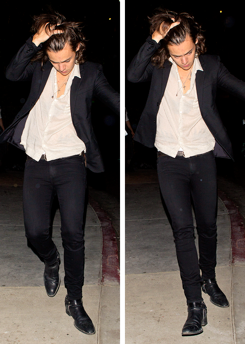 Harry leaving Lily Allen’s after party at ‘the Nice Guy’ Bar in Los Angeles, CA