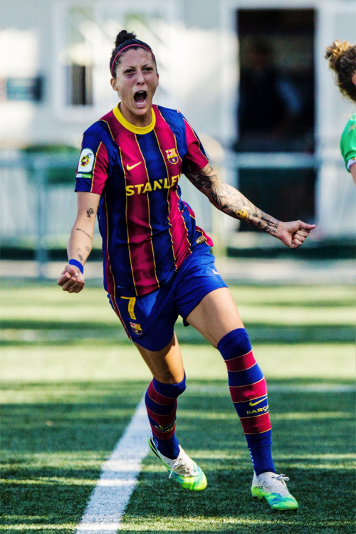 Jenni Hermoso of FC Barcelona celebrates a goal during Primera Iberdrola match between Real Betis an