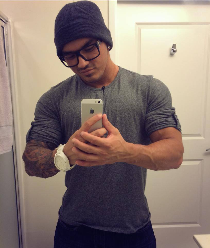 instaguys:  Guys with iPhones Source: gwip.me 