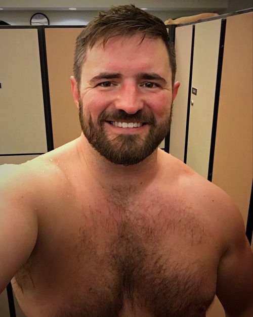 bushwhackbear:One of me.