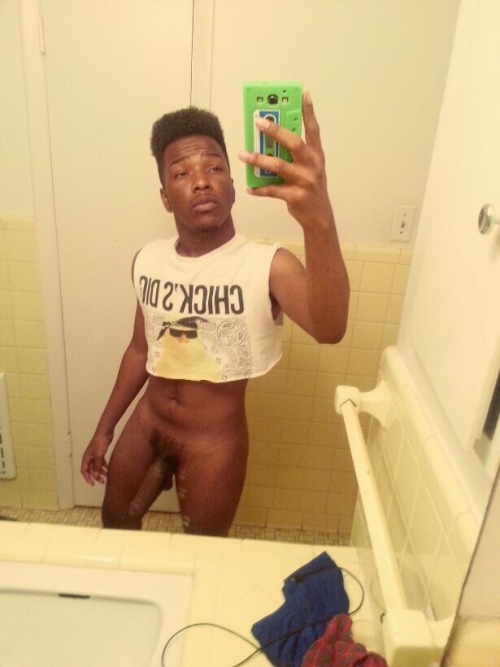thexratedaries:  savvyifyanasty:  IG: ObeyBadNews_ | Kik- iAmMe_Renzo  IG :  imperial.Ren 🍆💦Kik: iAmMe_Renzo 👅