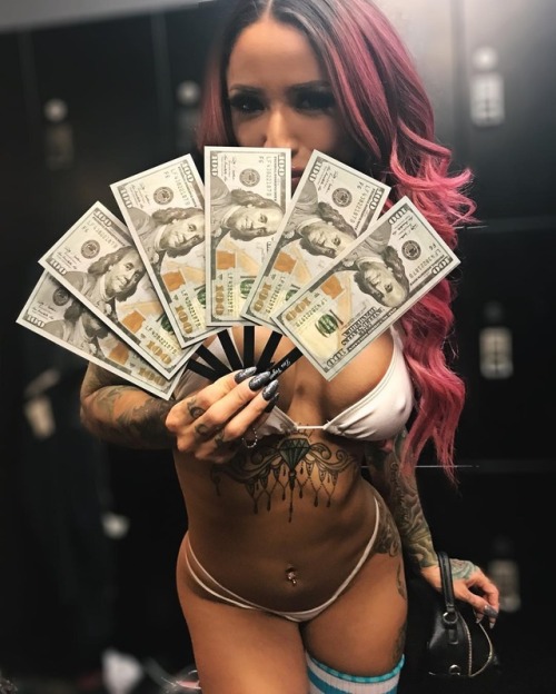 stripper-locker-room:  https://www.instagram.com/amberlee_t/