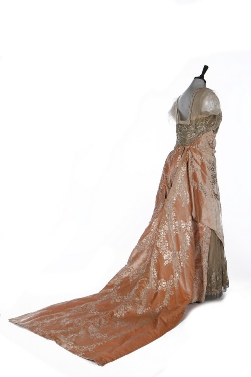 Worth evening dress ca. 1911-12From Kerry Taylor Auctions