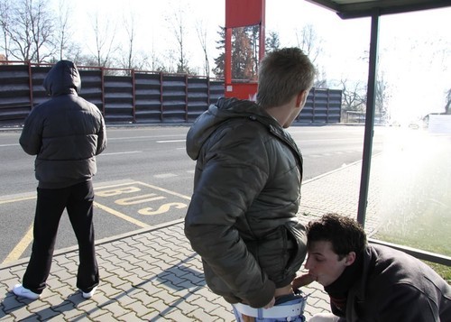 mabinigion:  “London bus stop vanilla guys do it anywhere”