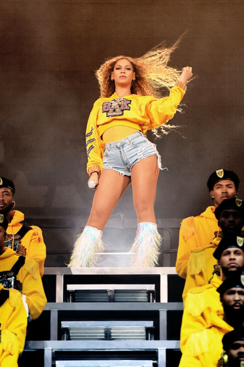 girlsluvbeyonce:Beyoncé performing at the 2018 Coachella Valley Music and Arts Festival