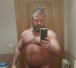 deafbear:  fhabhotdamncobs:    W♂♂F     (WARNING!   No “Pretty Boys” here.)    Hot daddy 😍