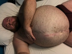 swellnup:  gainerbull:  Encouragement always encouraged   Encourage him to be so overstuffed he will pop