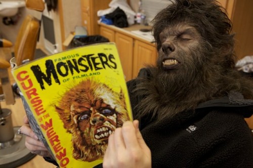 What else does one do while being transformed into a werewolf? #MonsterSuitMonday Benico Del Toro in