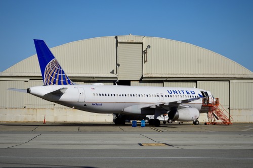 United Airlines 1996 Airbus 320 N436UA c/n 638 at San Francisco Airport 2022.