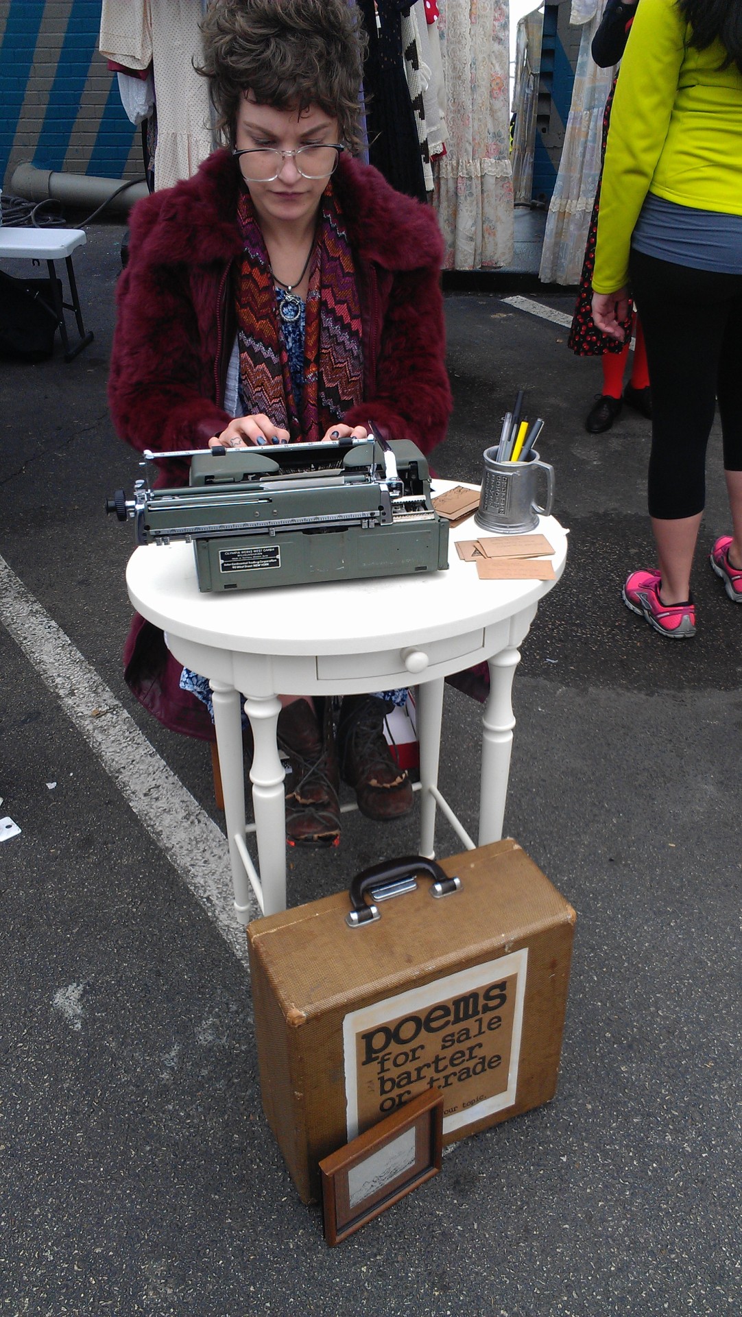 old-pine-life:  I went to a market today in midtown and met a girl who was selling