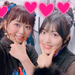 himanji:  石原夏織 STAFF‏ @kaori_staff_そしてそして！昨日のANIMAX MUSIXの写真の続き井口さんとも写真を撮っていただきました〜井口さんのステージ衣装綺麗で素敵だったな〜夏織