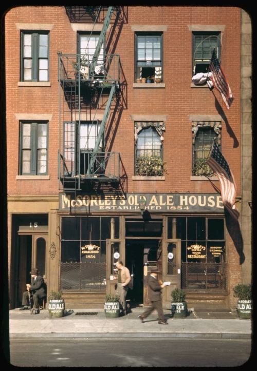 onceuponatown:  New York 1941-1960. By Charles Cushman.  GRINDHOUSE® KODACHROME