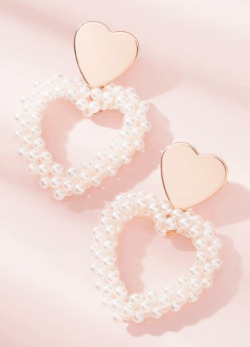 softjoy:pearl beaded heart earrings  // .00