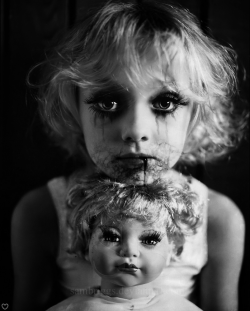 mad-girl-asylum:  Malkavian Vampire Child