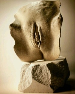 lambethlad66:  Exquisitely Crafted Sculpture 👌