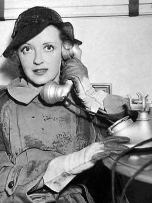 foreveroldhollywood:  Hello operator  