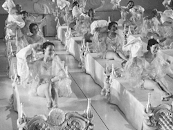 nitratediva:  From The Great Ziegfeld (1936).