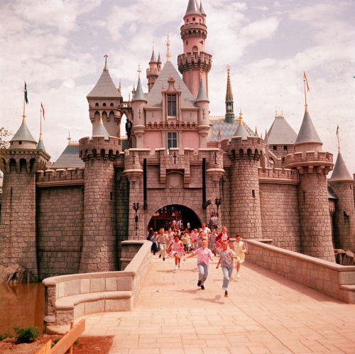 vintagedisneyworld:The happiest place on earth, 1955.