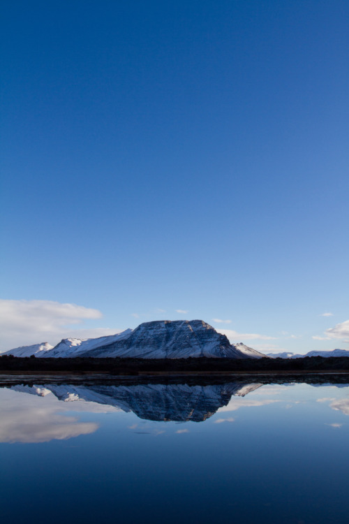 -vvaste:  Lake reflections (by scalepow) 