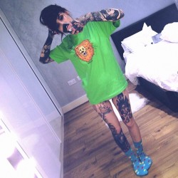 monamifrost:  @thehundreds stoked t shirt