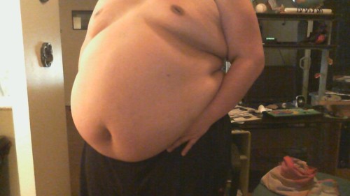 never-fat-enough:  Gabriel (BigFattyBC) is adult photos