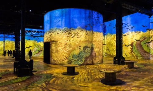 miss-m-calling:Van Gogh’s Starry Night, an immersive digital exhibition at L’Atelier des Lumières, P