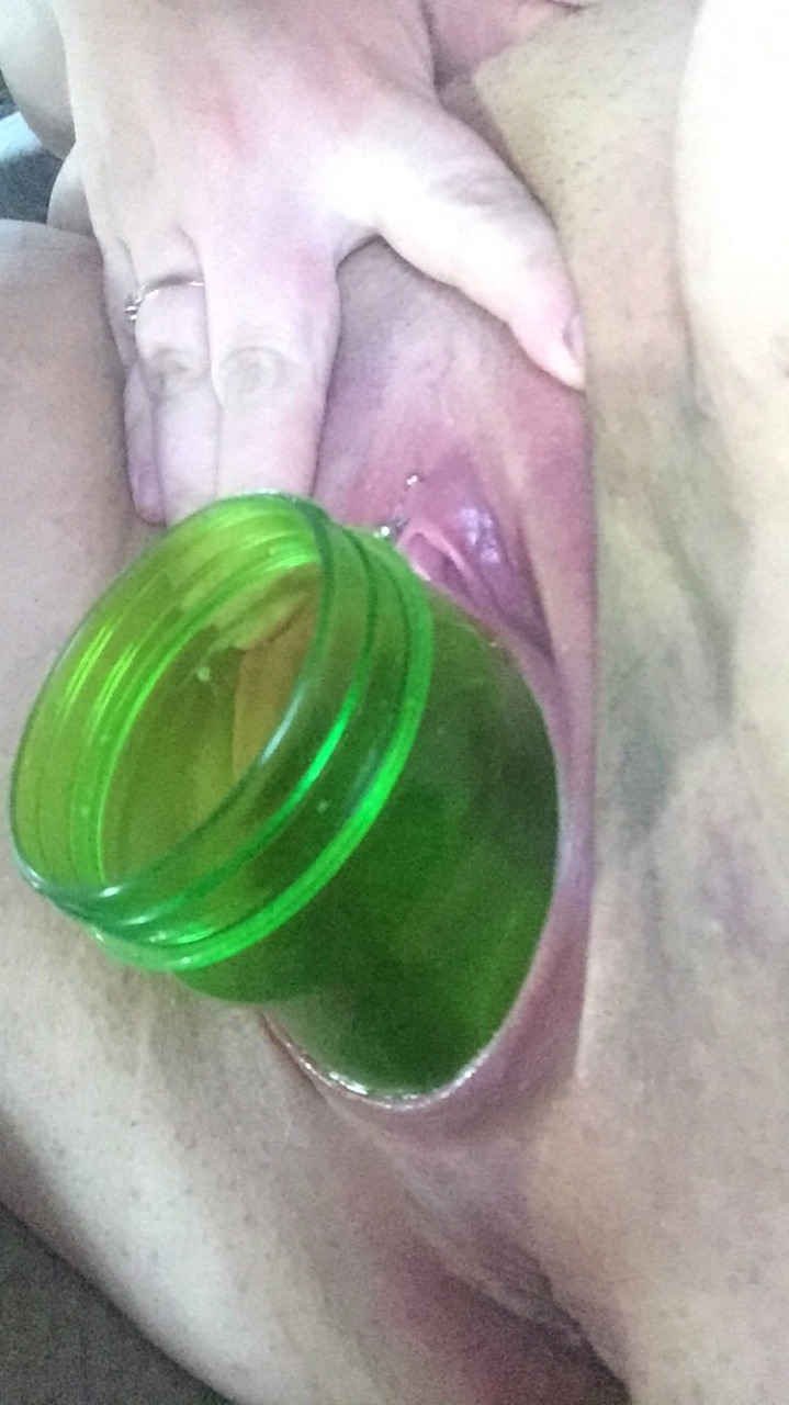 fist-loving-stoner:  This plastic cup gave me the nicest stretch today ❤️❤️